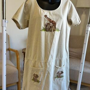 Vintage Women's Cream and Tan elephant and giraffe embroidered Dress